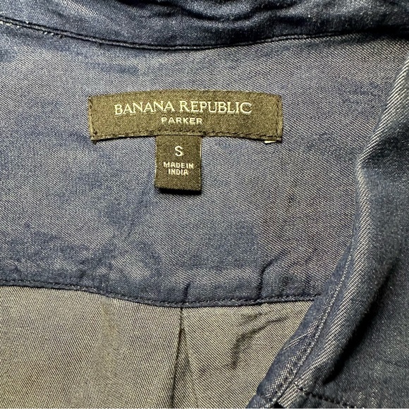 Banana Republic Chambray Shirt size S - Picture 3 of 4